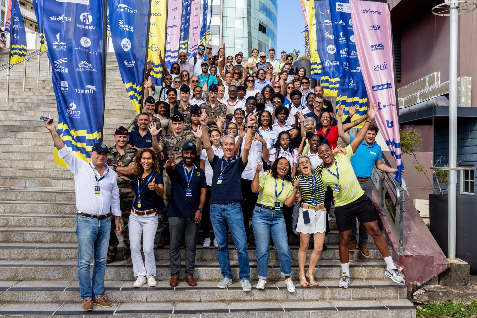 Bénévoles mobilisés pour la Transat Café L'Or 2025 en Martinique