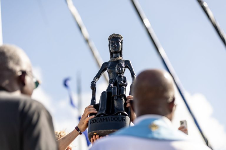 Arrivée de la Vierge noire de Rocamadour en Martinique - Transat Café L'Or 2025