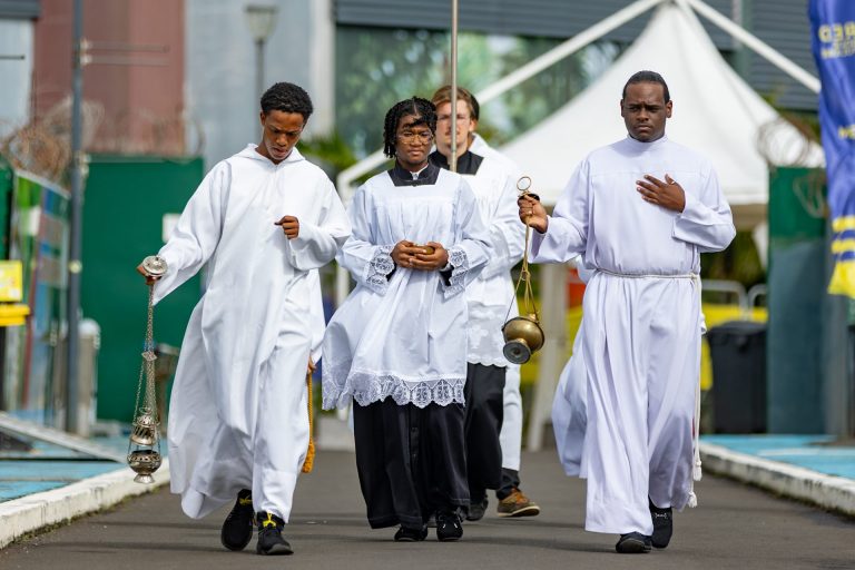 Arrivée de la Vierge noire de Rocamadour en Martinique - Transat Café L'Or 2025