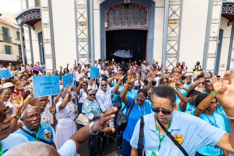 Arrivée de la Vierge noire de Rocamadour en Martinique - Transat Café L'Or 2025