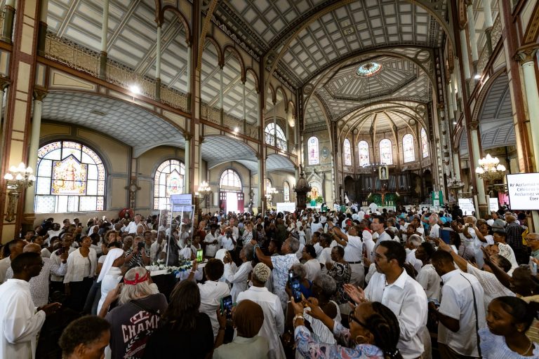 Arrivée de la Vierge noire de Rocamadour en Martinique - Transat Café L'Or 2025